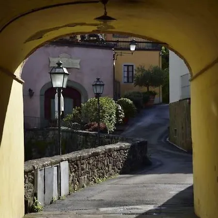 In Borgo *
